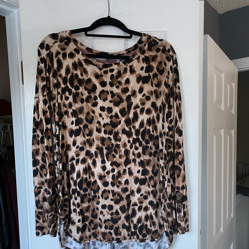 Long sleeve cheetah top